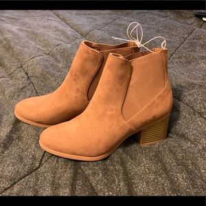 Suede boots